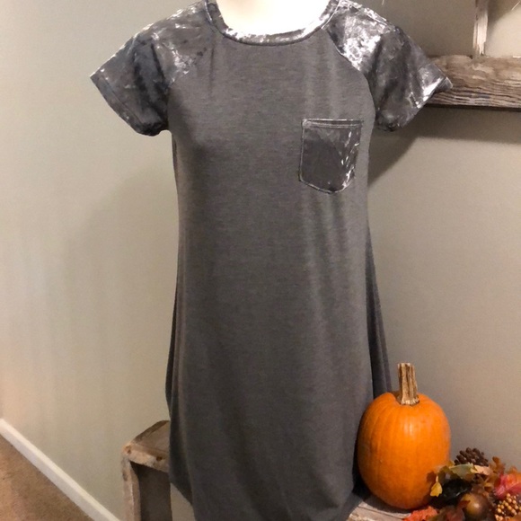 SALE‼️NEW! 💗Velvet pocket dress tunic Silver - Picture 3 of 4